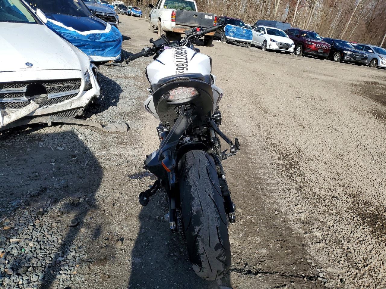 2019 Suzuki GSX-S750 M