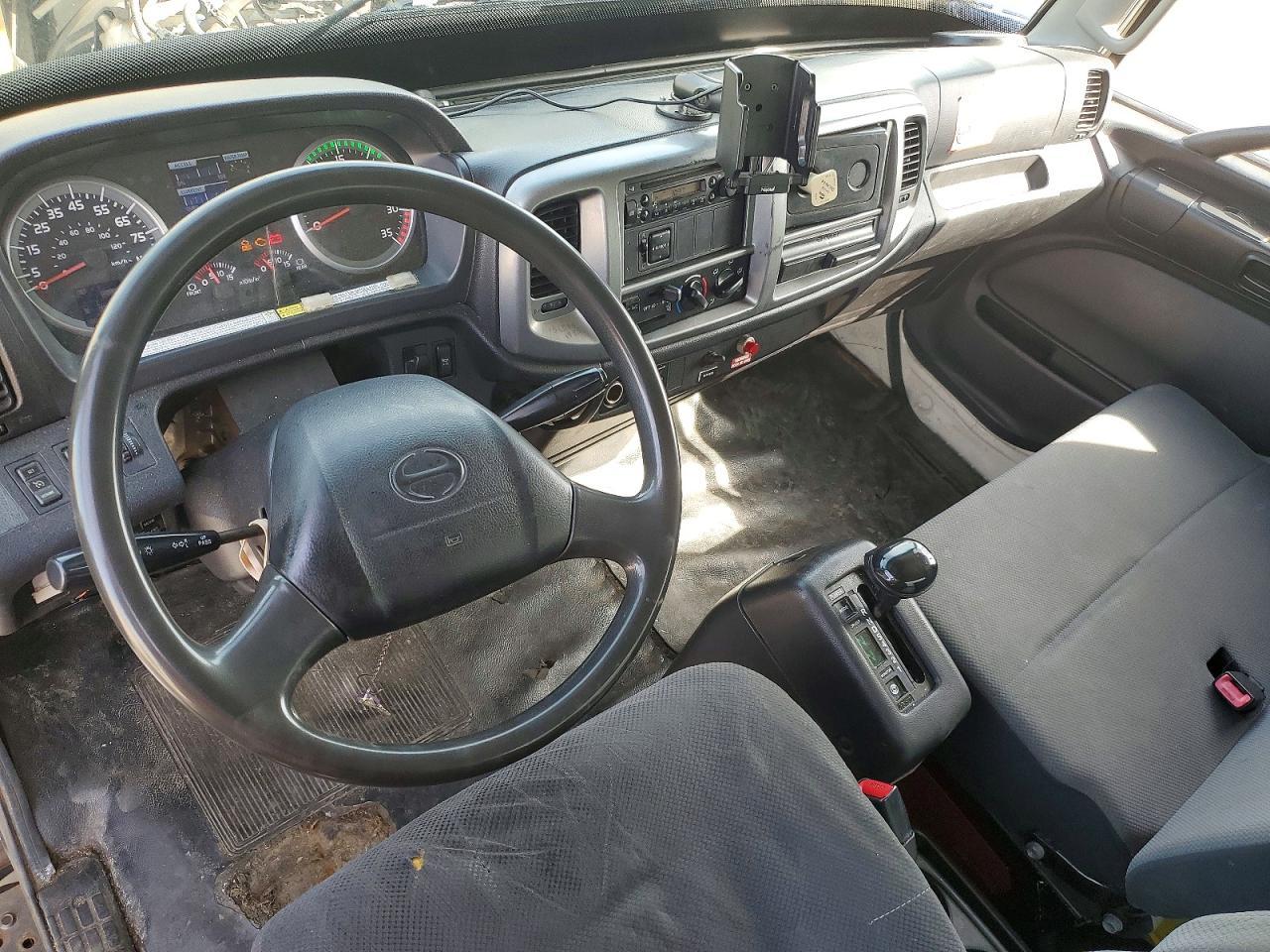 2012 Hino 338 BOX Truck