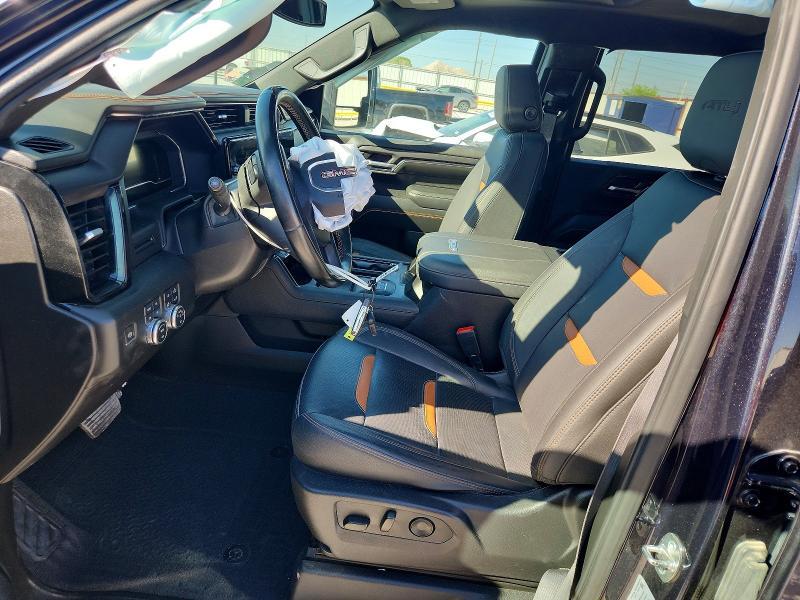2024 GMC Sierra K2500 AT4