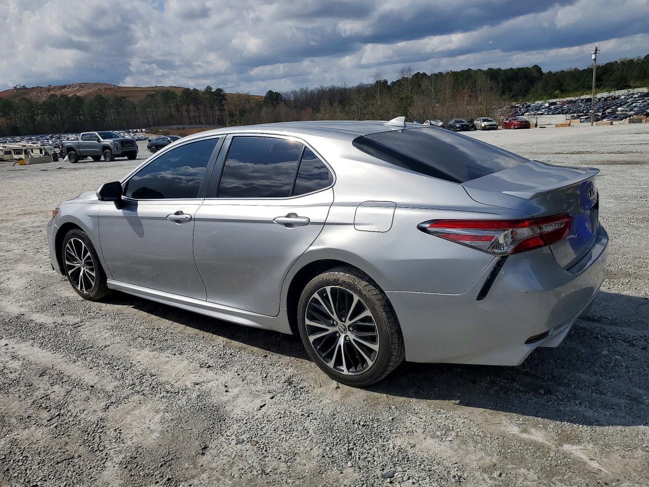 2019 Toyota Camry se