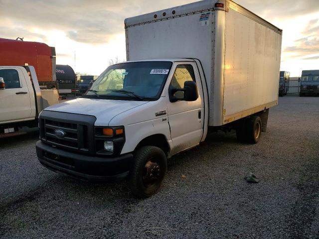 2012 Ford Econoline E450 Super Duty Cutaway Van