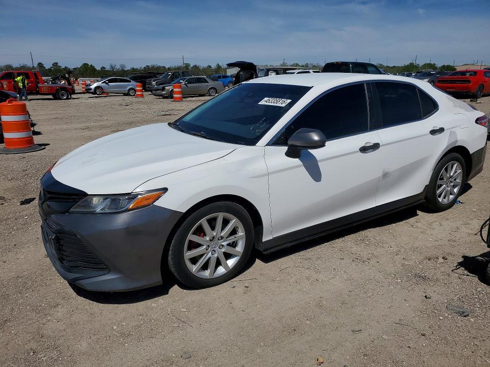 2018 Toyota Camry le