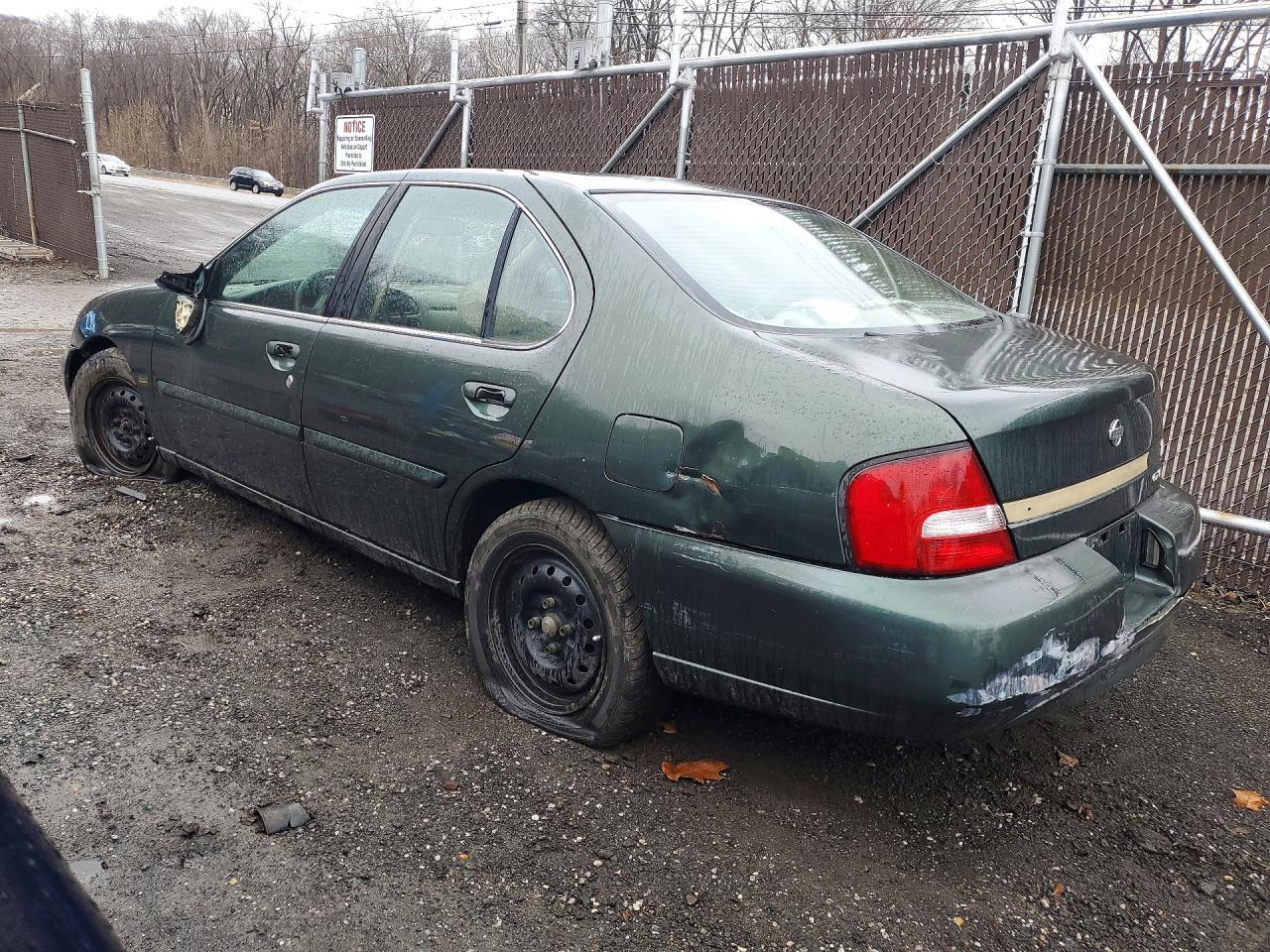 2001 Nissan Altima xe