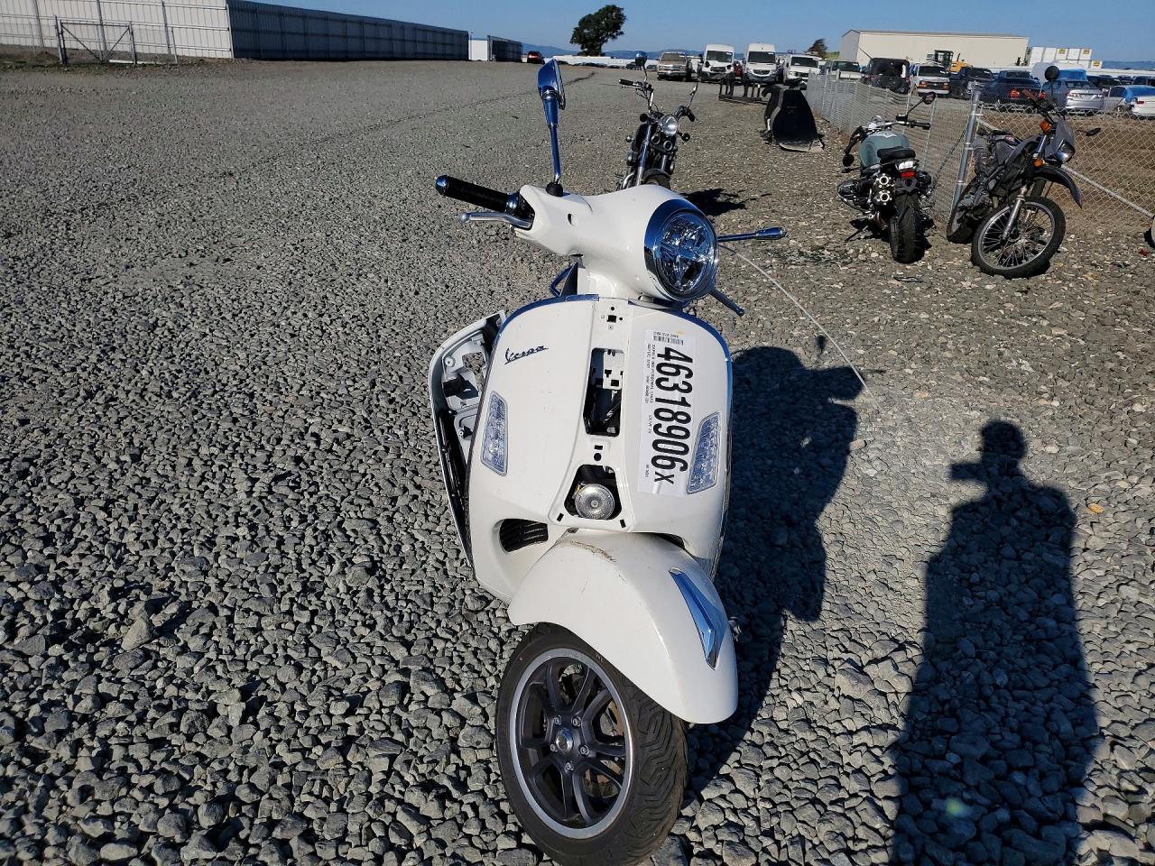 2023 Vespa GTS/SEI Giorni 300