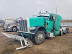2010 Peterbilt 389 Semi Truck