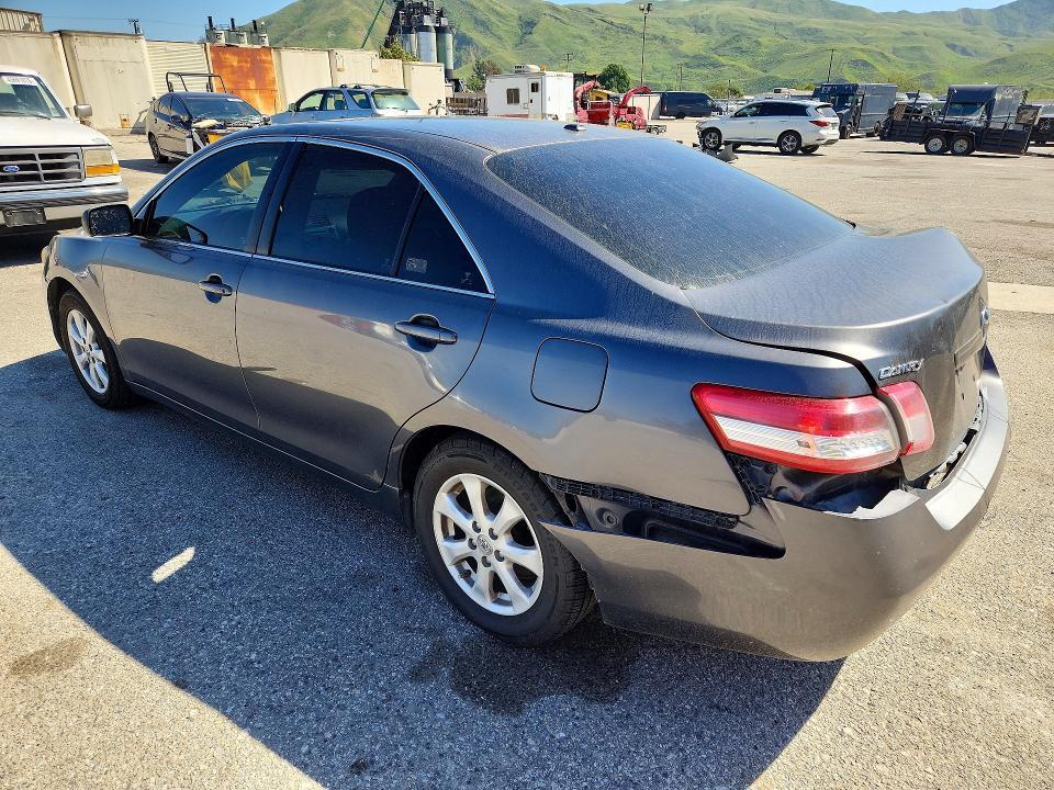 2011 Toyota Camry le