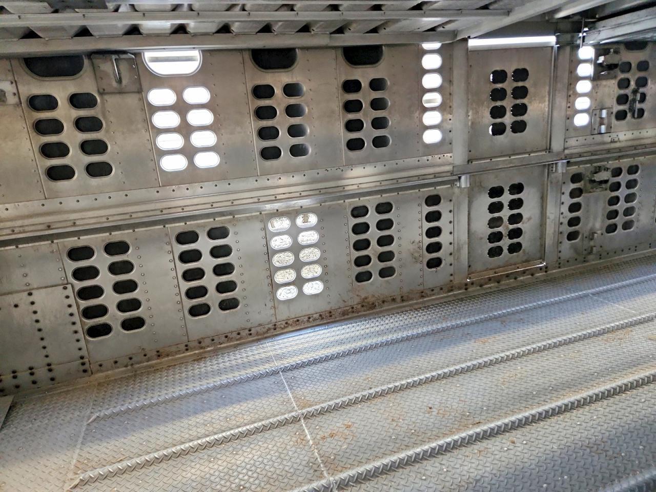 2018 Wilson Psdcl-402H Livestock Trailer