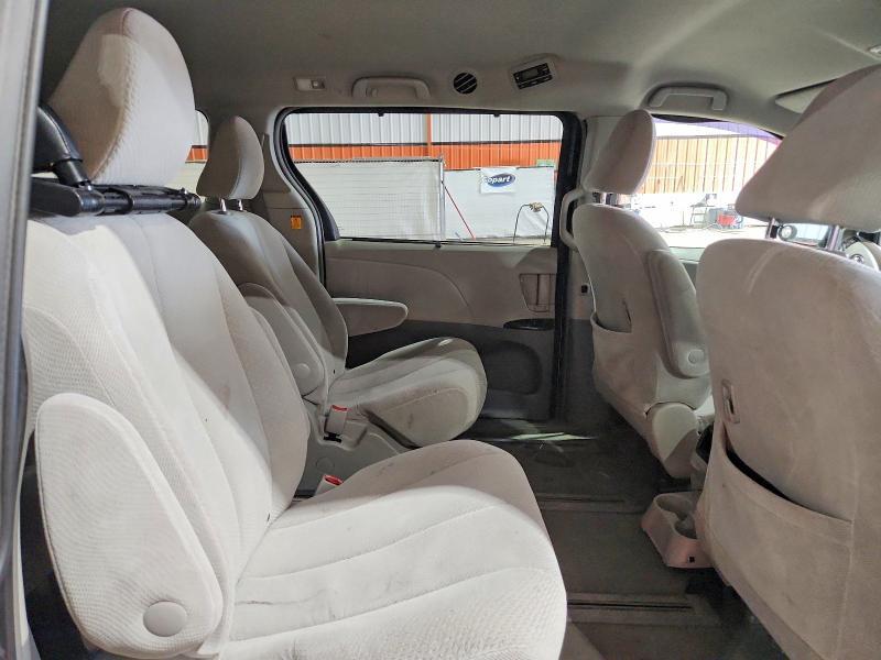 2013 Toyota Sienna le 7-passenger