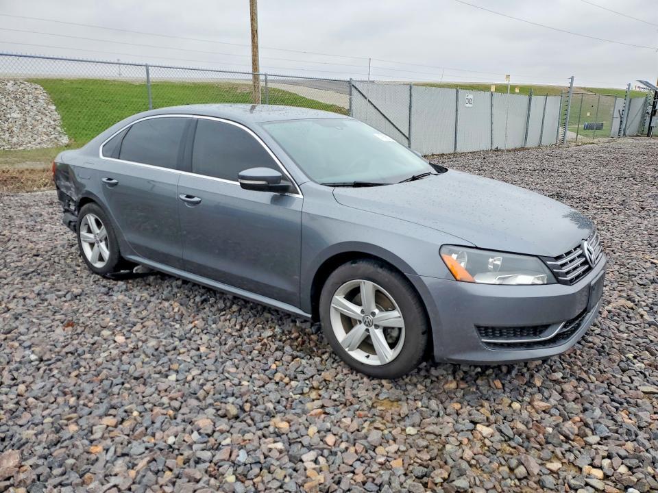 2013 Volkswagen Passat se