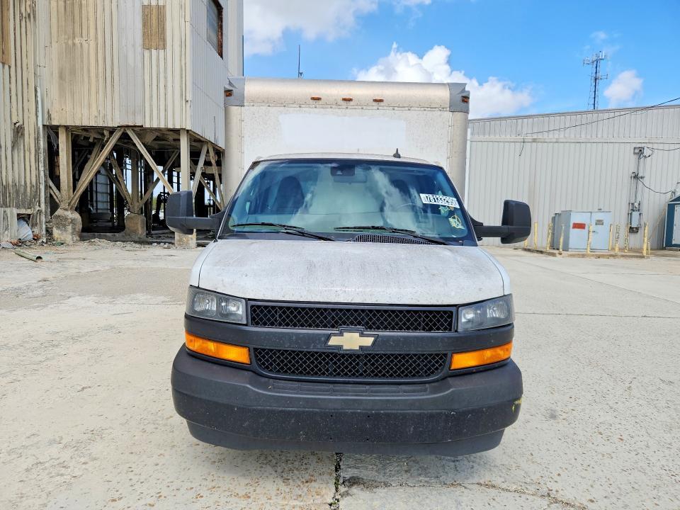 2020 Chevrolet Express BOX Truck