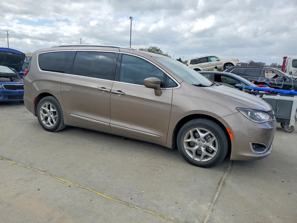 2017 Chrysler Pacifica Touring l Plus