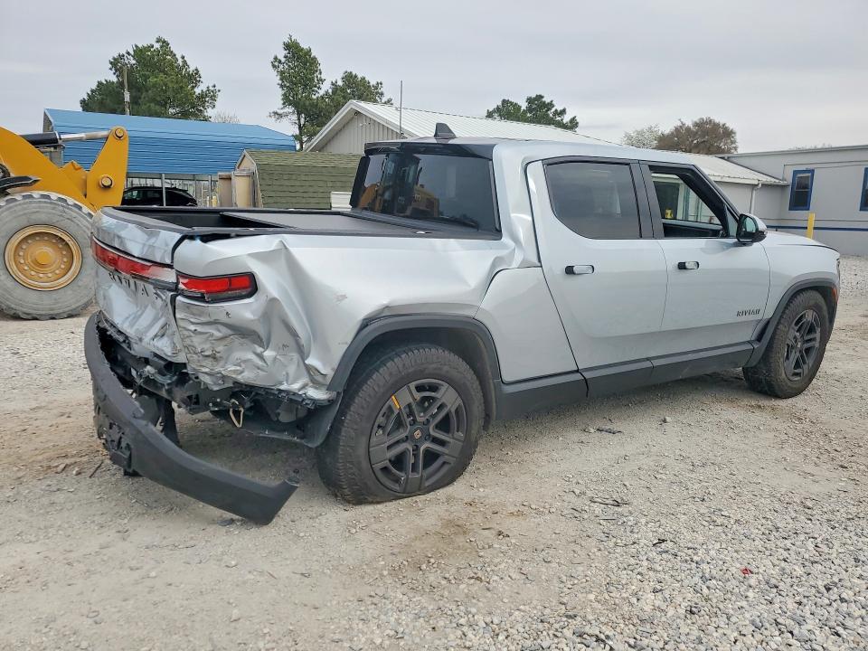 2025 Rivian R1T Adventure