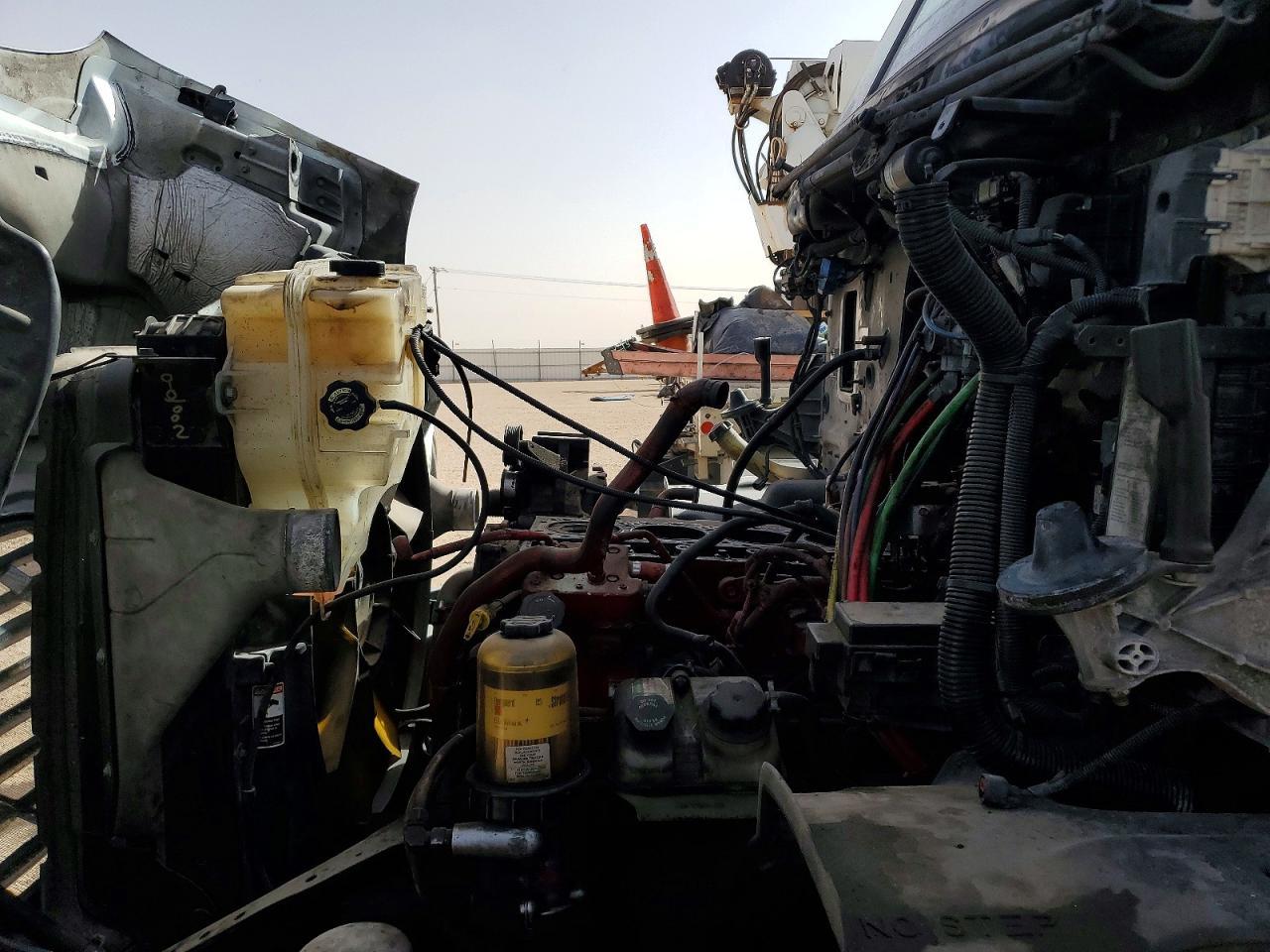 2016 Freightliner Cascadia 113 Semi Truck