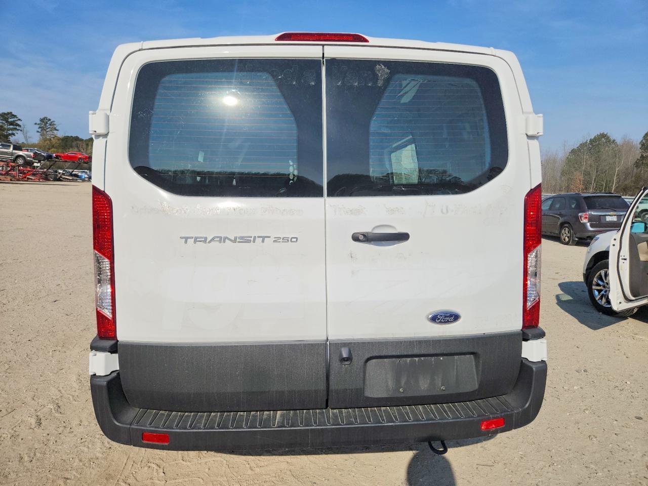2025 Ford Transit T-250