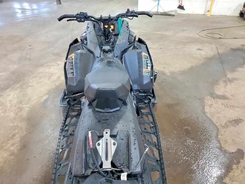 2023 Skidoo Renegade Adrenaline