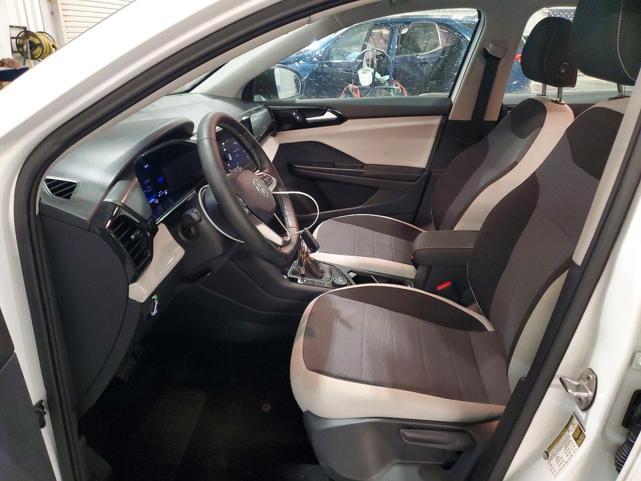 2025 Volkswagen Taos s