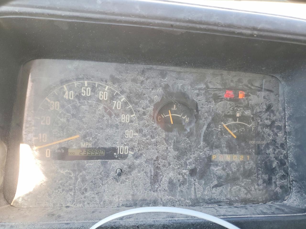 1999 GMC W4 Refrigerated BOX Truck