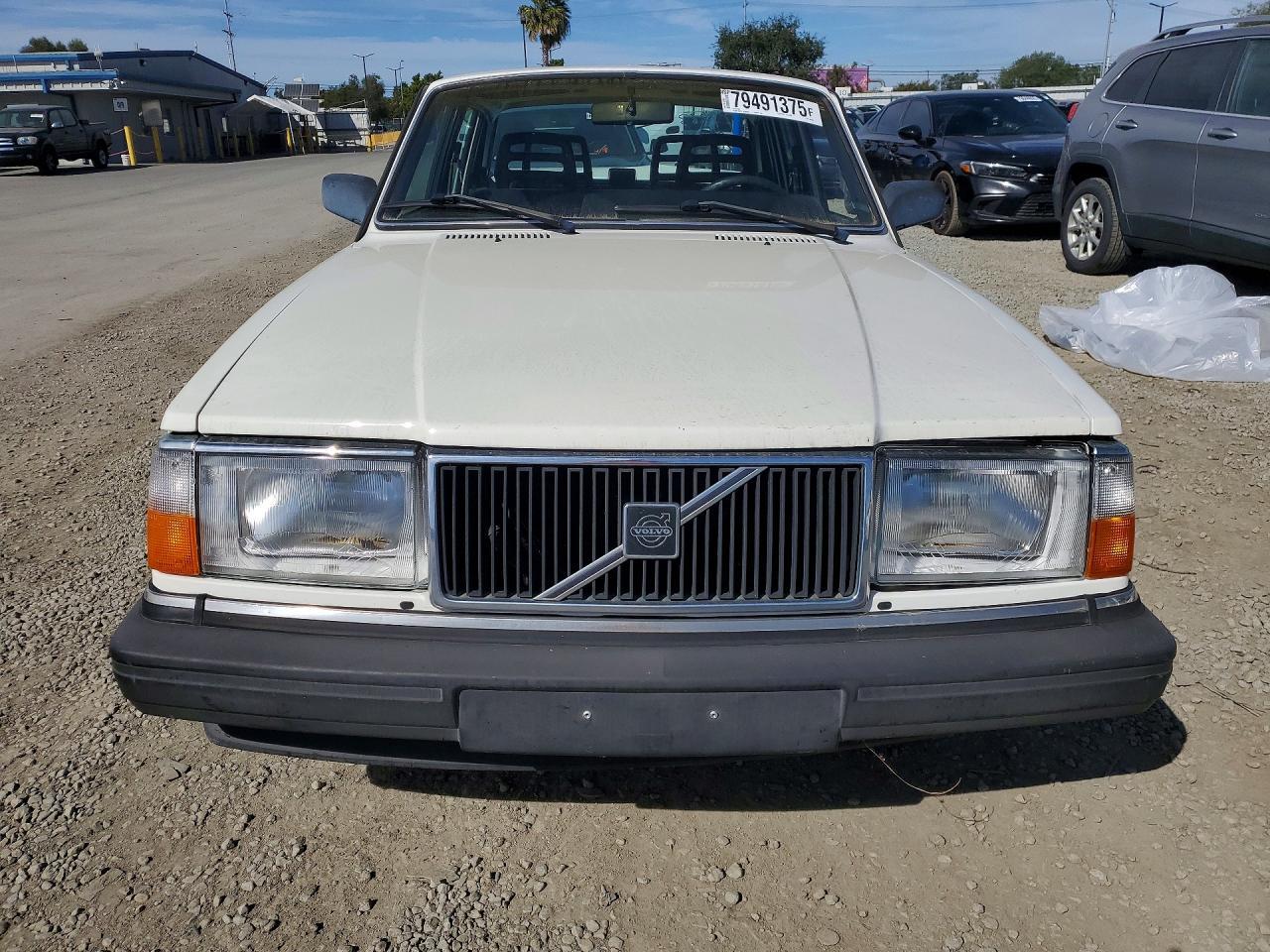 1990 Volvo 240 Base