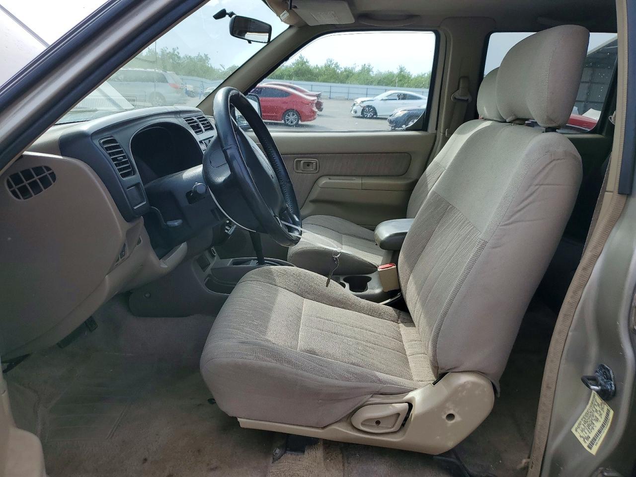 2000 Nissan Frontier XE