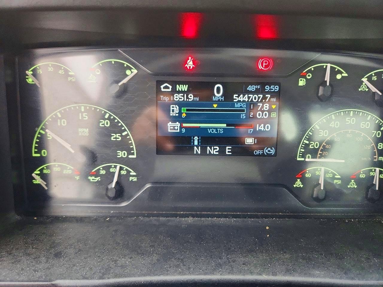 2020 Volvo VNR Semi Truck