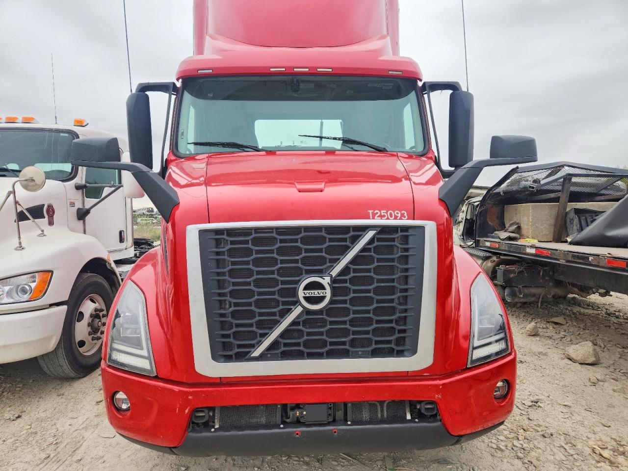2022 Volvo VNR Semi Truck