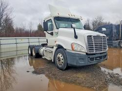 Salvage trucks for sale at Columbia Station, OH auction: 2016 Freigliner 2016 Freightliner Cascadia 125 Semi Truck