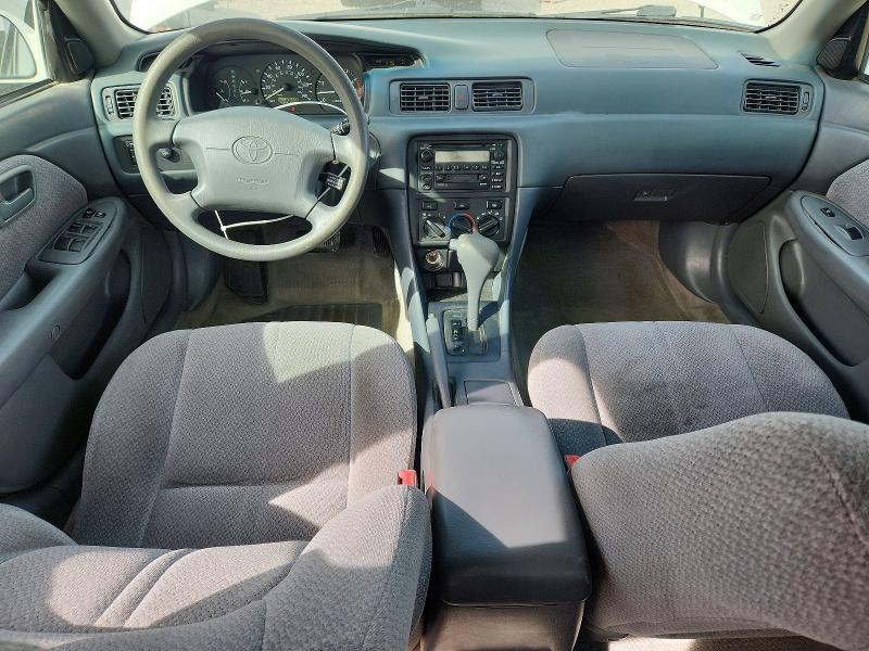 2000 Toyota Camry le