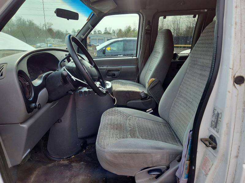 2001 Ford Econoline E350 Super Duty Wagon