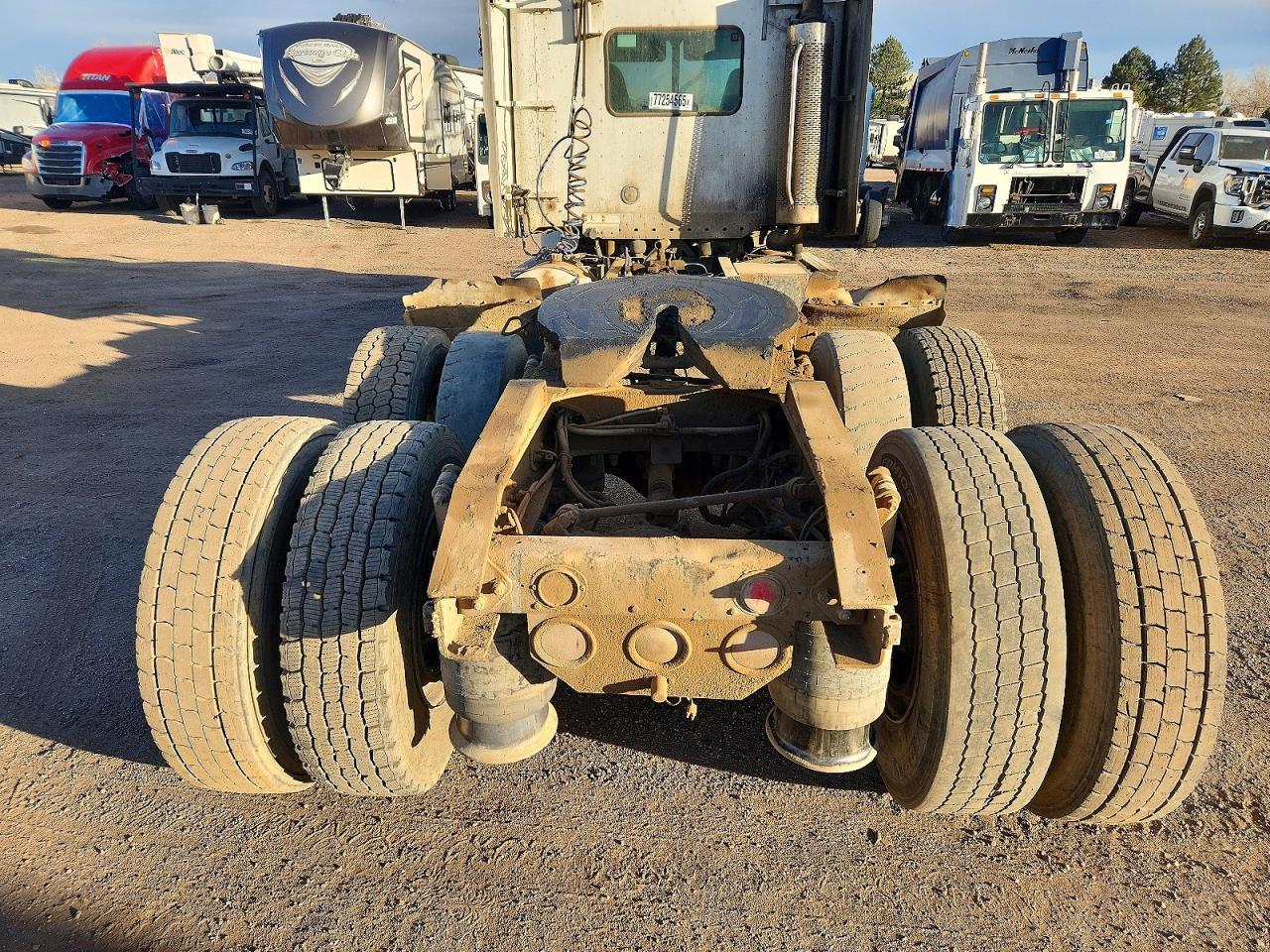 2001 Freightliner CST120 Semi Truck