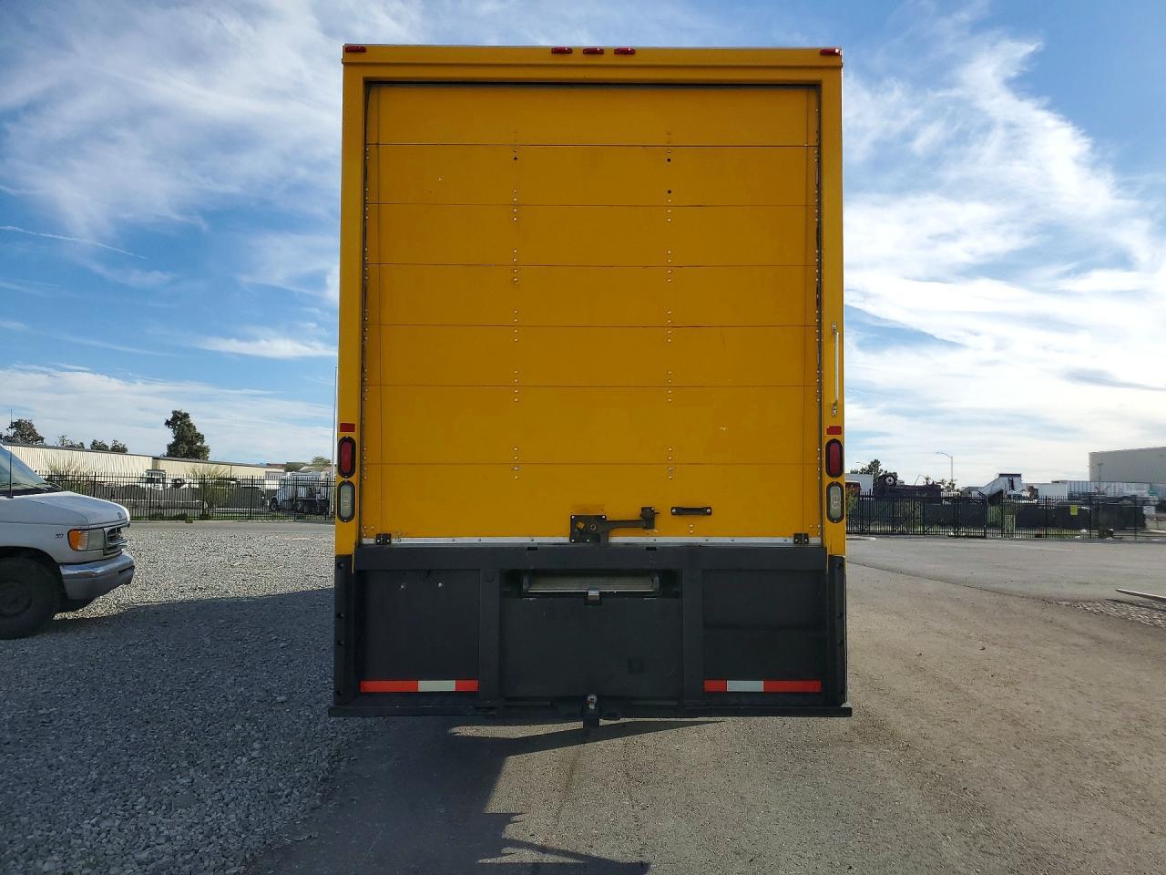 2013 International 4300 BOX Truck