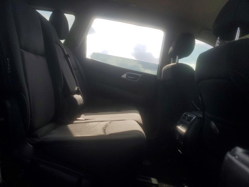 2018 Nissan Pathfinder s