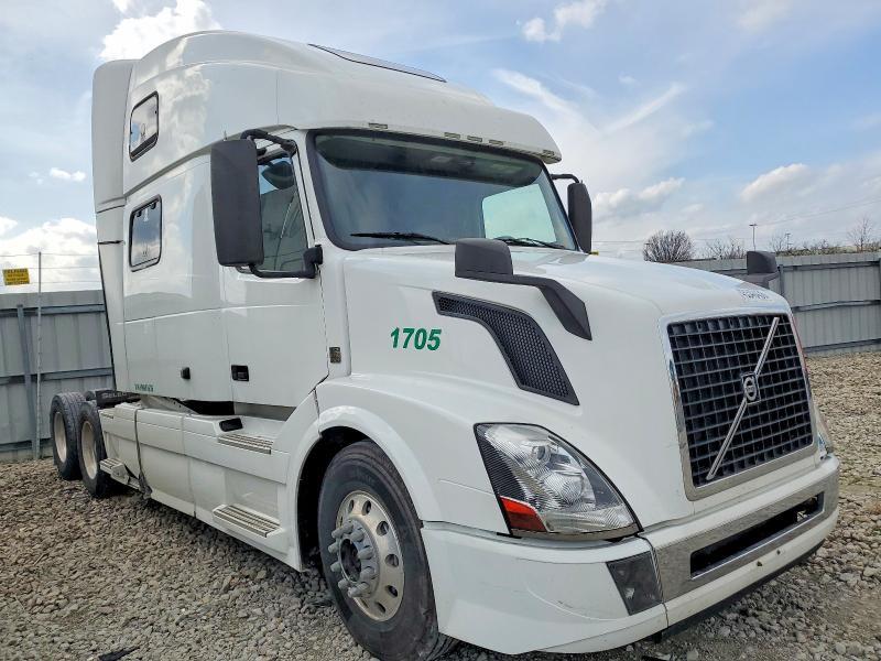 2017 Volvo VNL Semi Truck