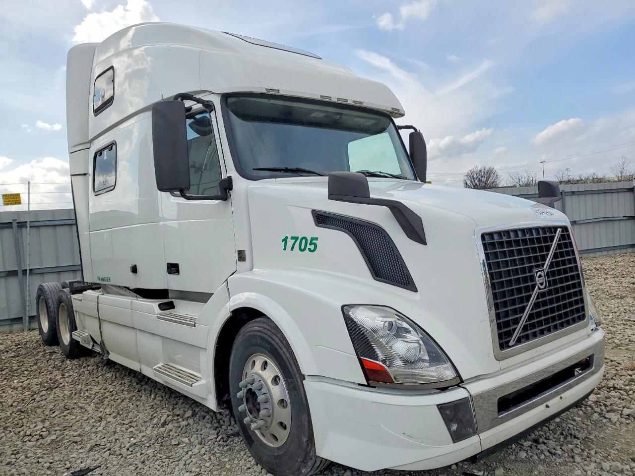 2017 Volvo VNL Semi Truck