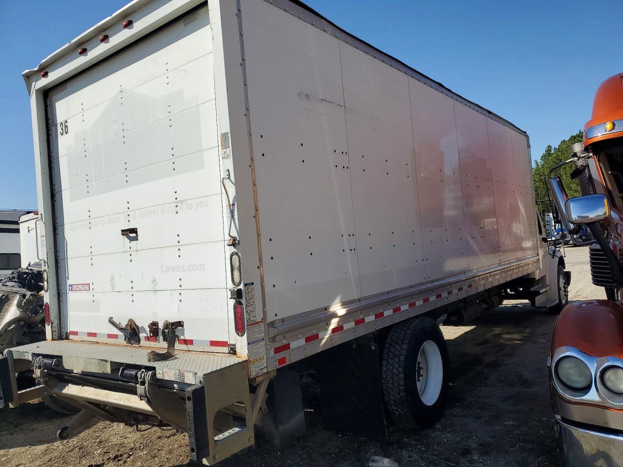 2017 Freightliner Business Class M2 BOX Truck