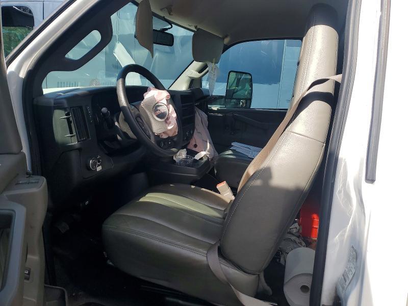 2022 GMC Savana box Truck