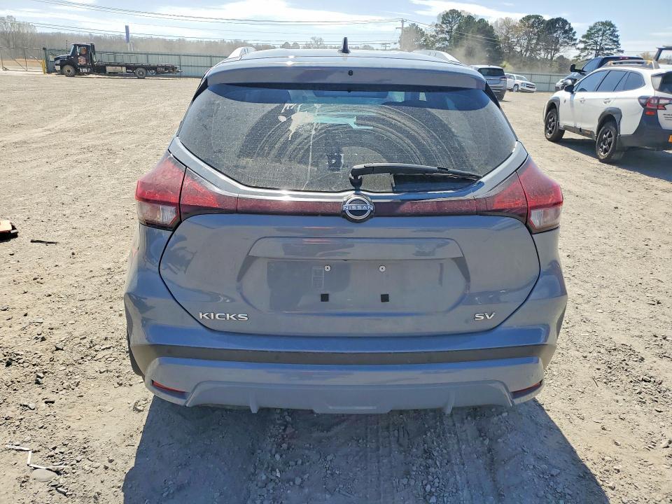 2022 Nissan Kicks sv