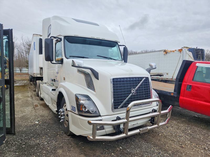 2017 Volvo VNL Semi Truck