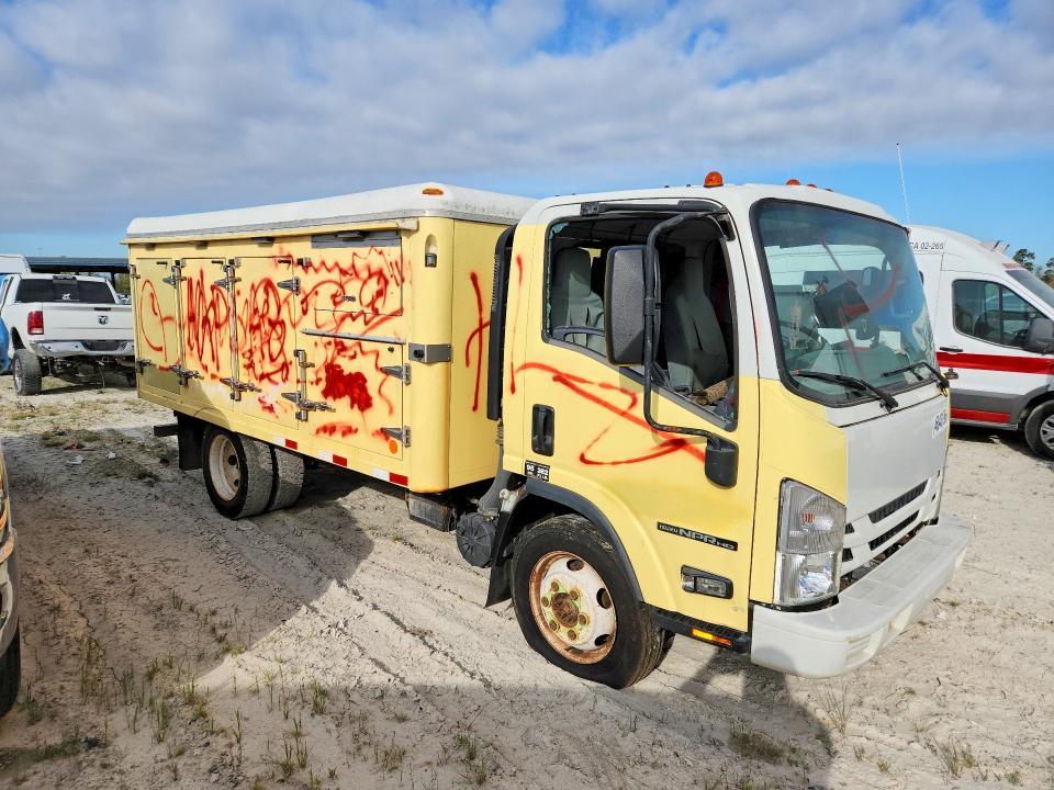 2017 Isuzu NPR HD