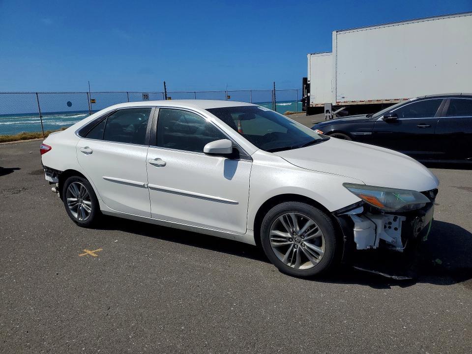 2015 Toyota Camry le