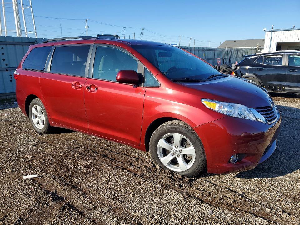 2017 Toyota Sienna le 8-passenger