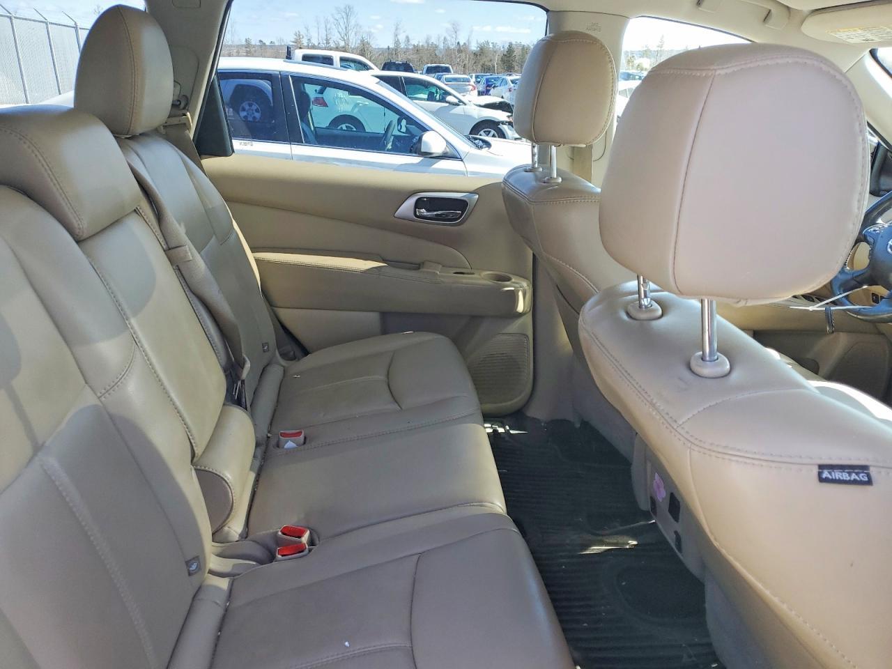 2017 Nissan Pathfinder s