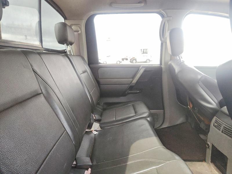 2004 Nissan Titan XE