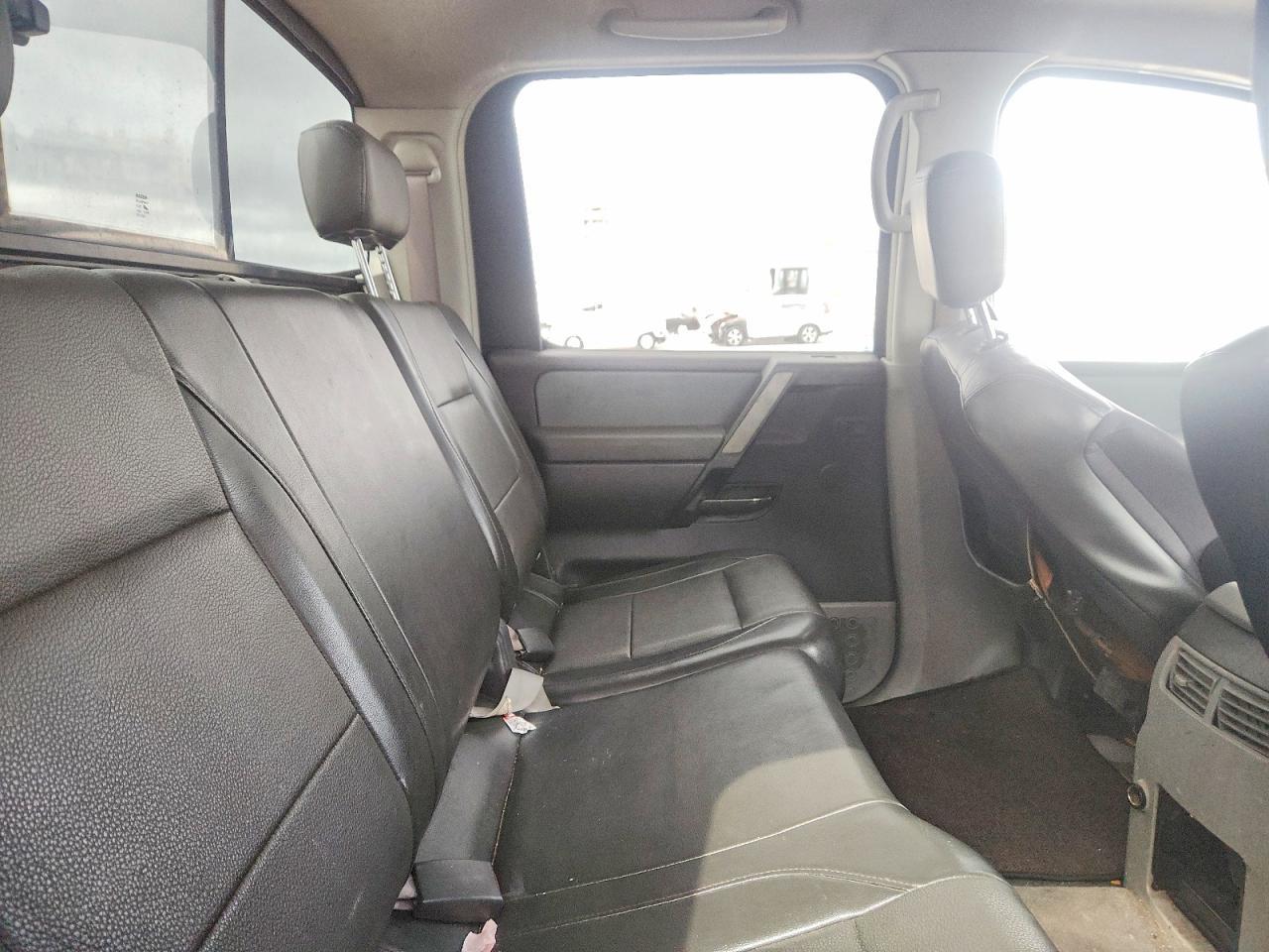 2004 Nissan Titan XE