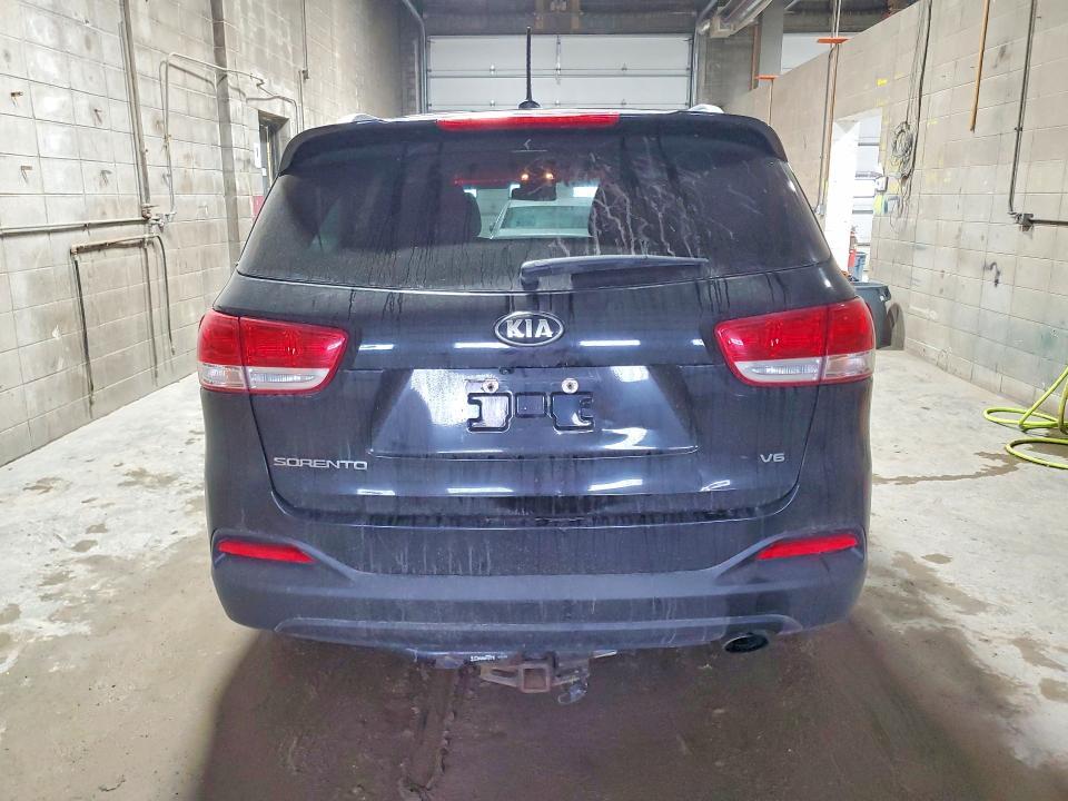 2016 KIA Sorento lx V6
