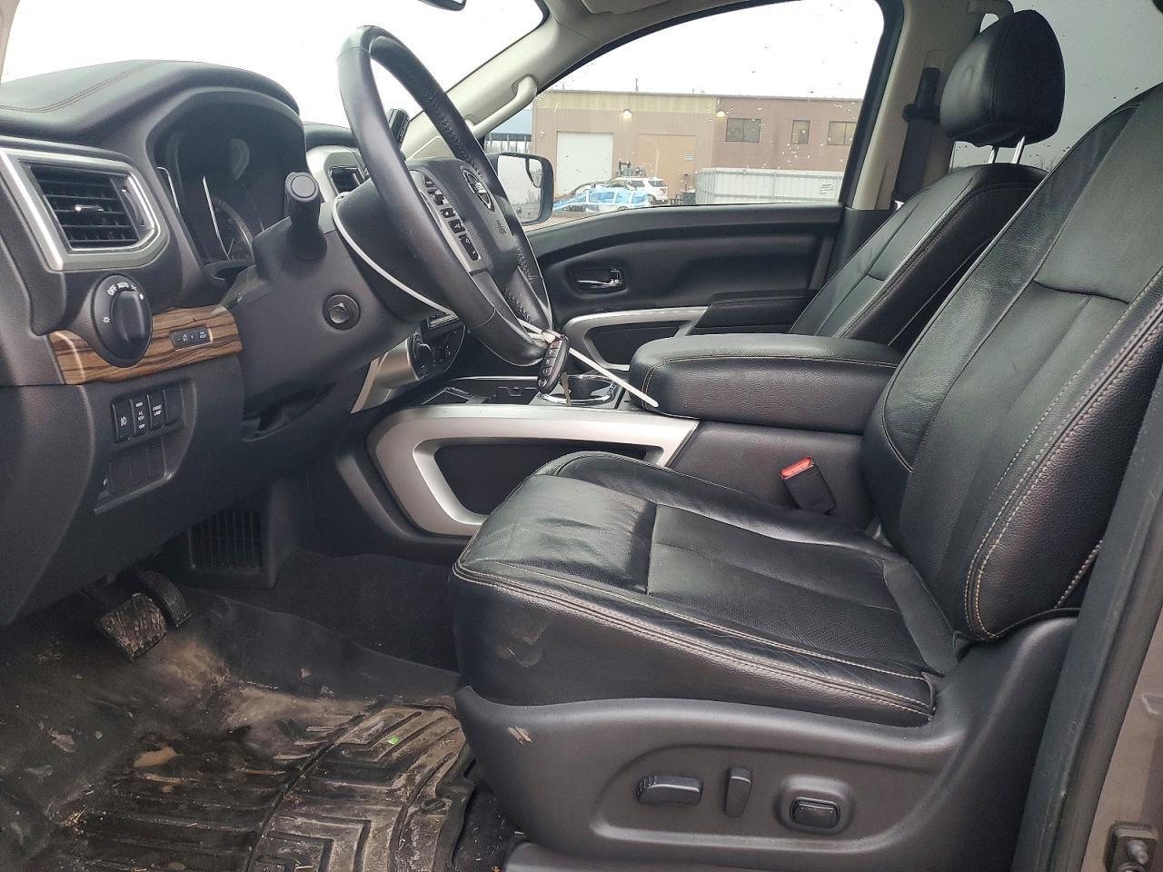 2017 Nissan Titan SL