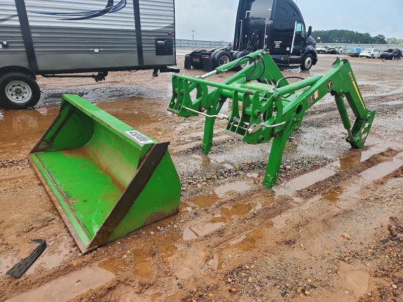2022 John Deere Loader