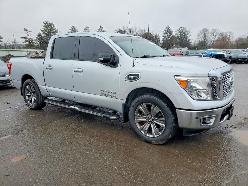 2017 Nissan Titan SV