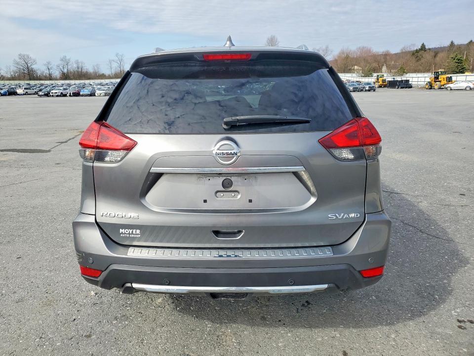 2020 Nissan Rogue sv