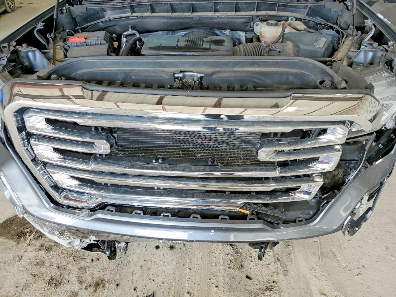 2020 GMC Sierra K1500 SLT