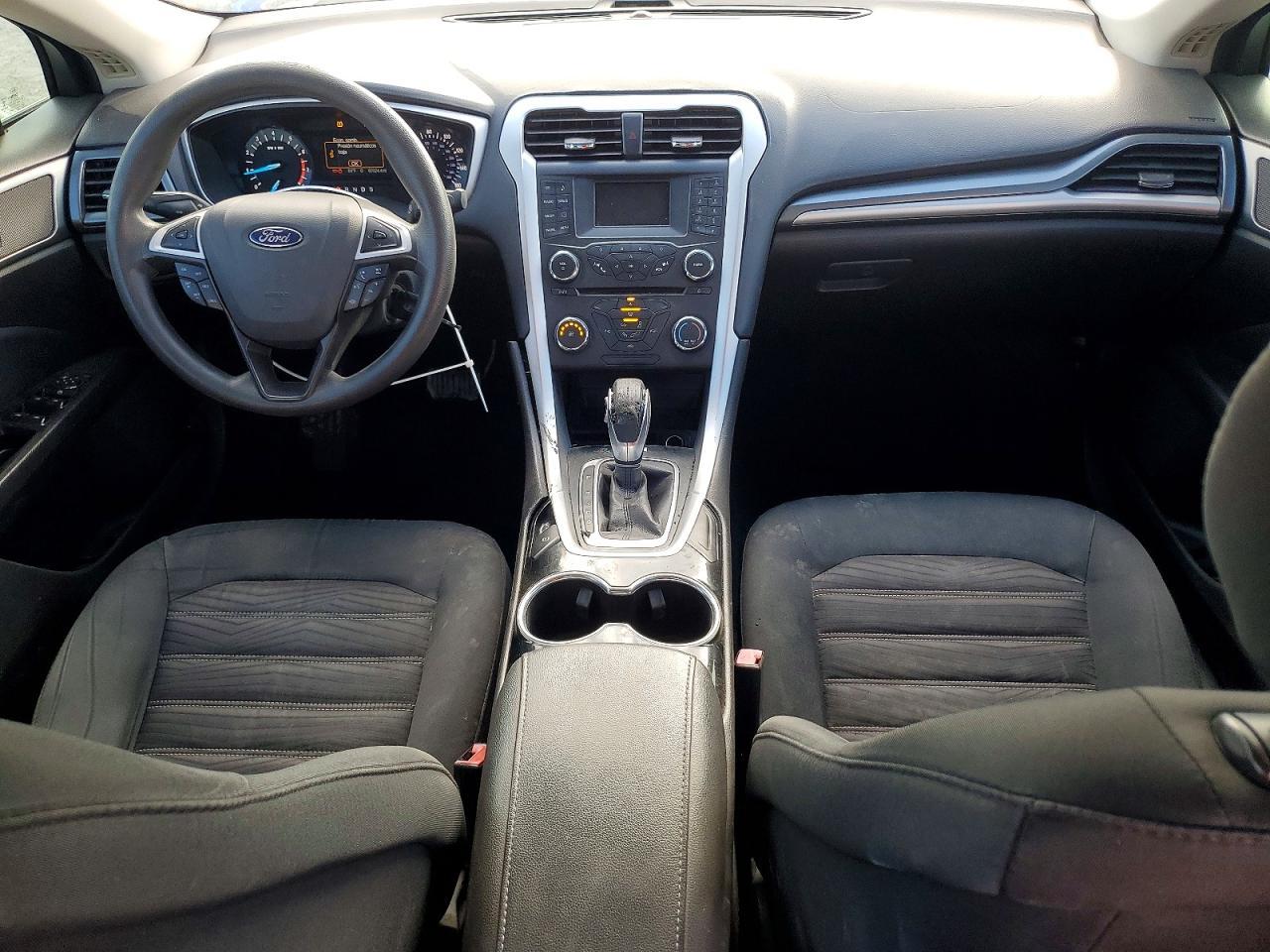 2016 Ford Fusion se
